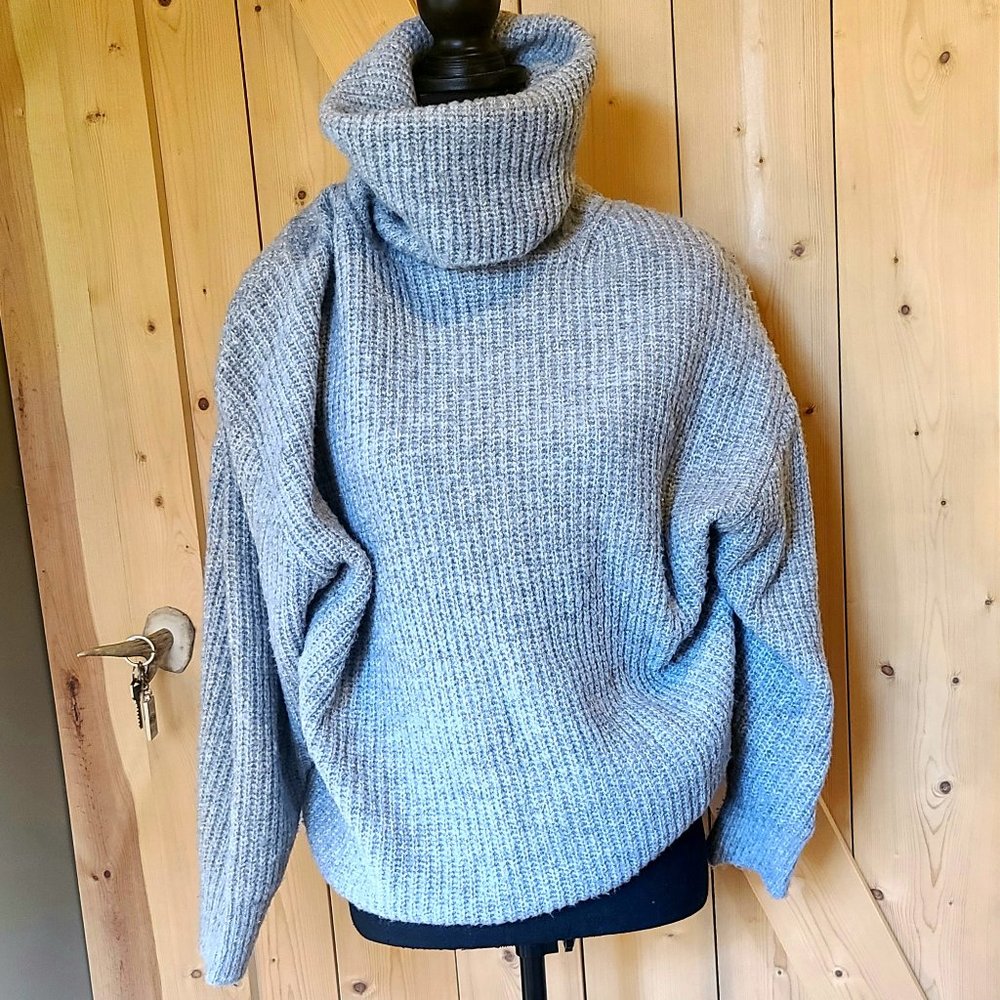 Women's Turtleneck Sweater, L